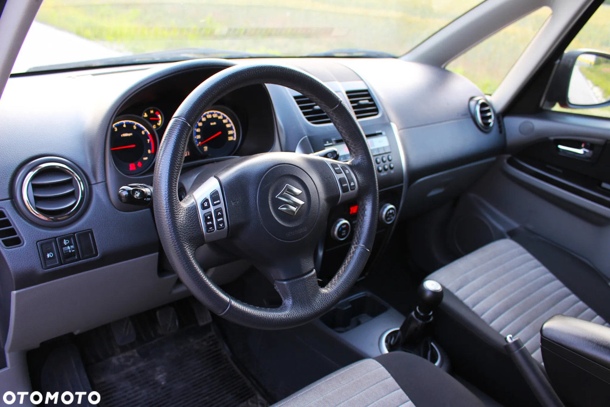 Suzuki SX4 1.6 Comfort Plus - 15
