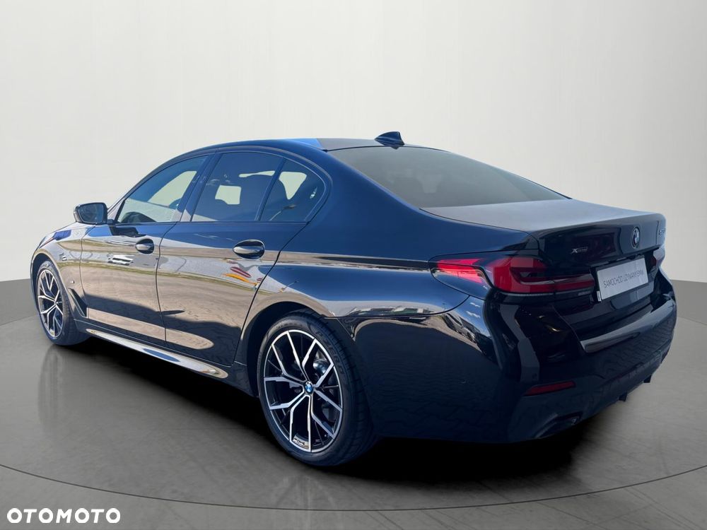 BMW Seria 5 520d xDrive MHEV M Sport sport - 7