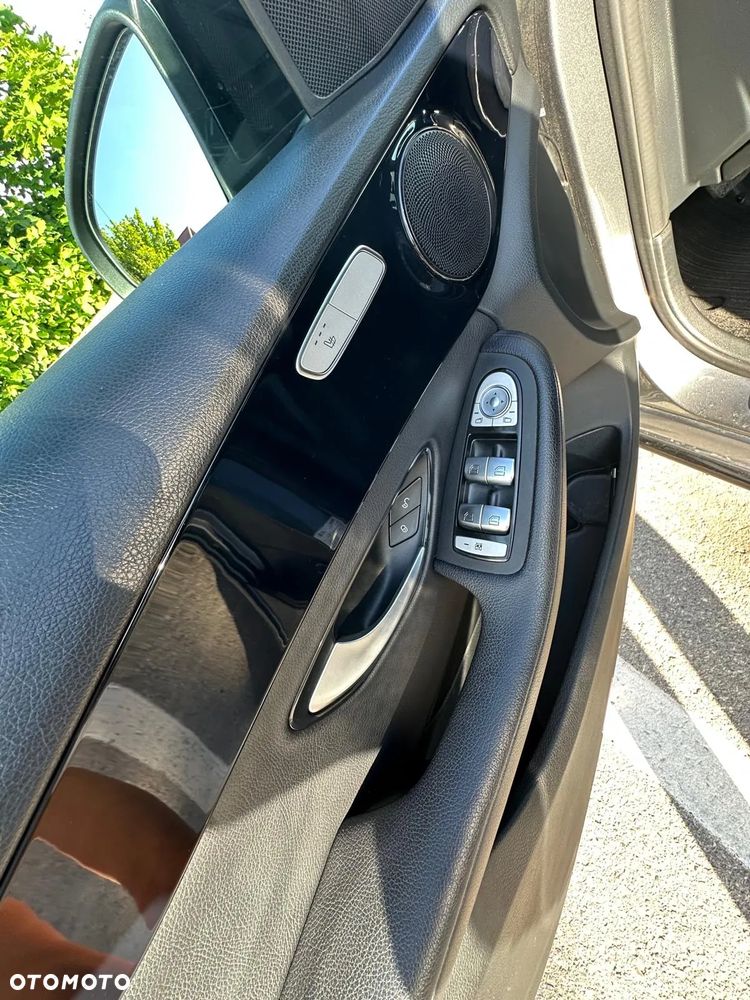 Mercedes-Benz Klasa C 220 d 4MATIC 9G-TRONIC - 12