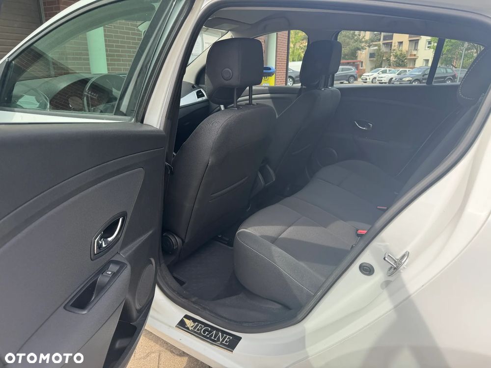 Renault Megane 1.5 dCi Bose - 8