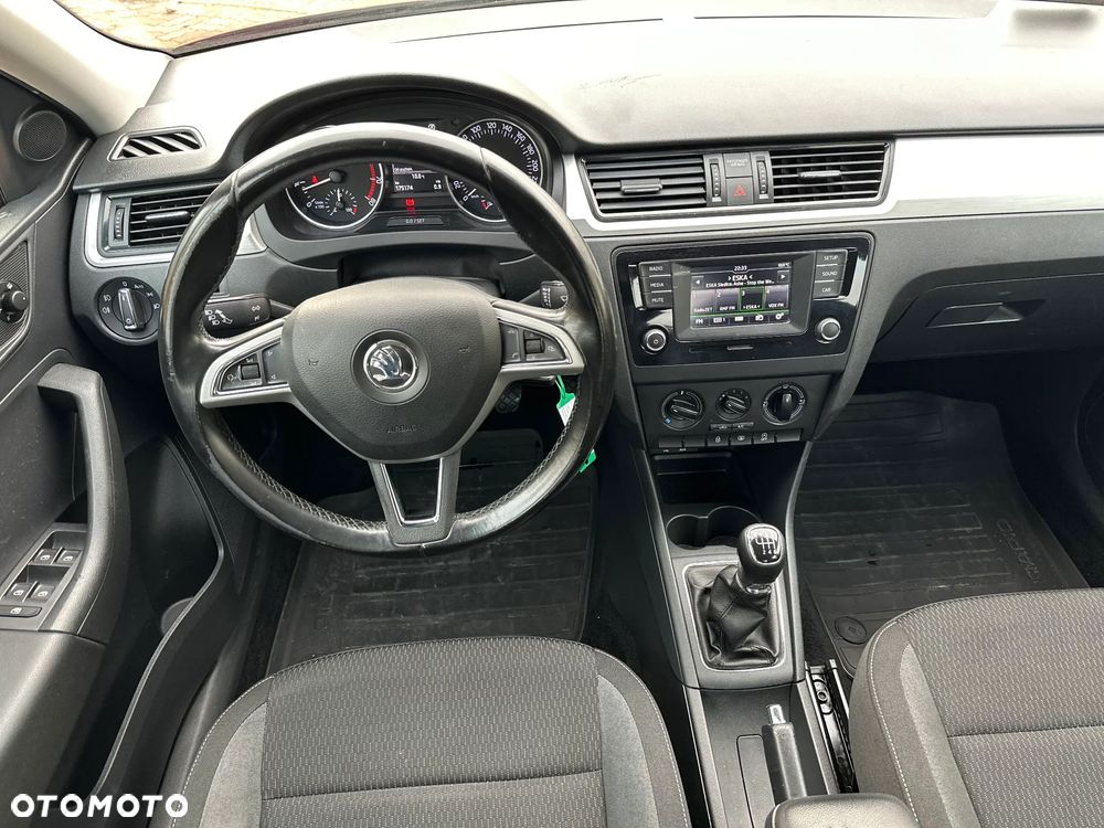 Skoda RAPID 1.2 TSI Ambition - 14