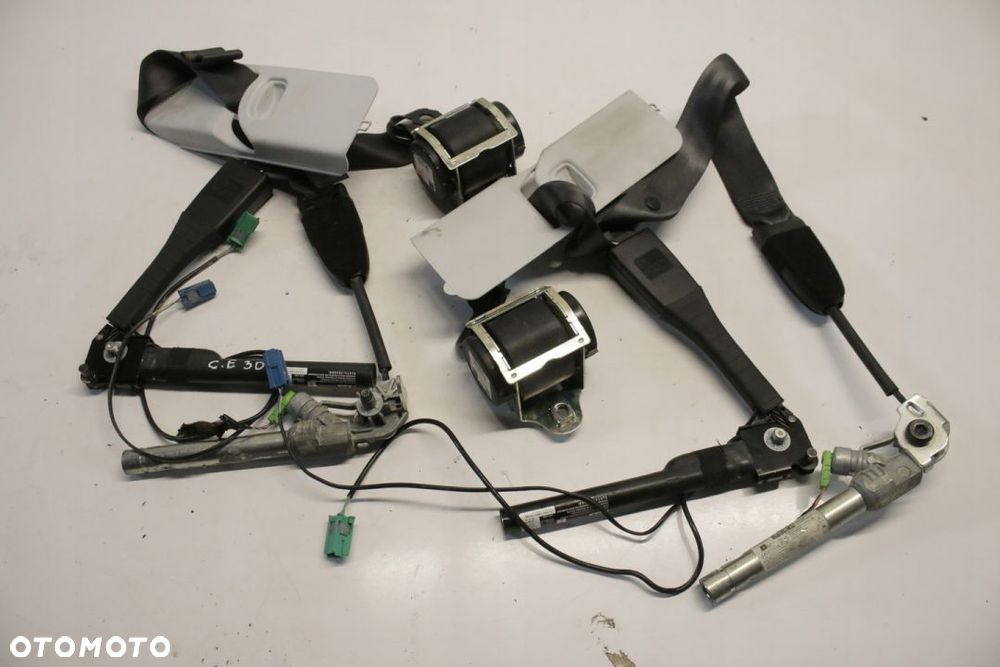 pasy bezpieczeństwa Opel Corsa E