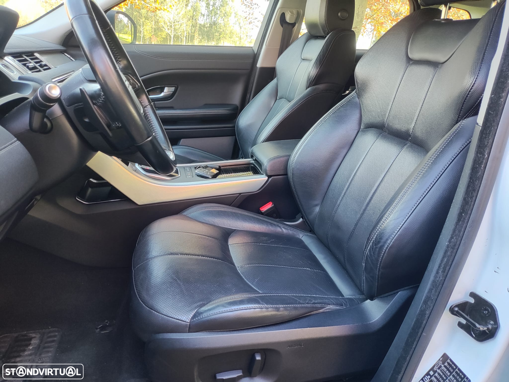 Land Rover Range Rover Evoque 2.0 TD4 SE Dynamic Auto - 24