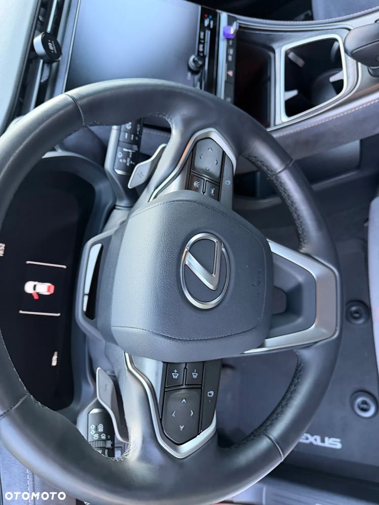 Lexus LBX 1.5 Hybrid Cool AWD - 24
