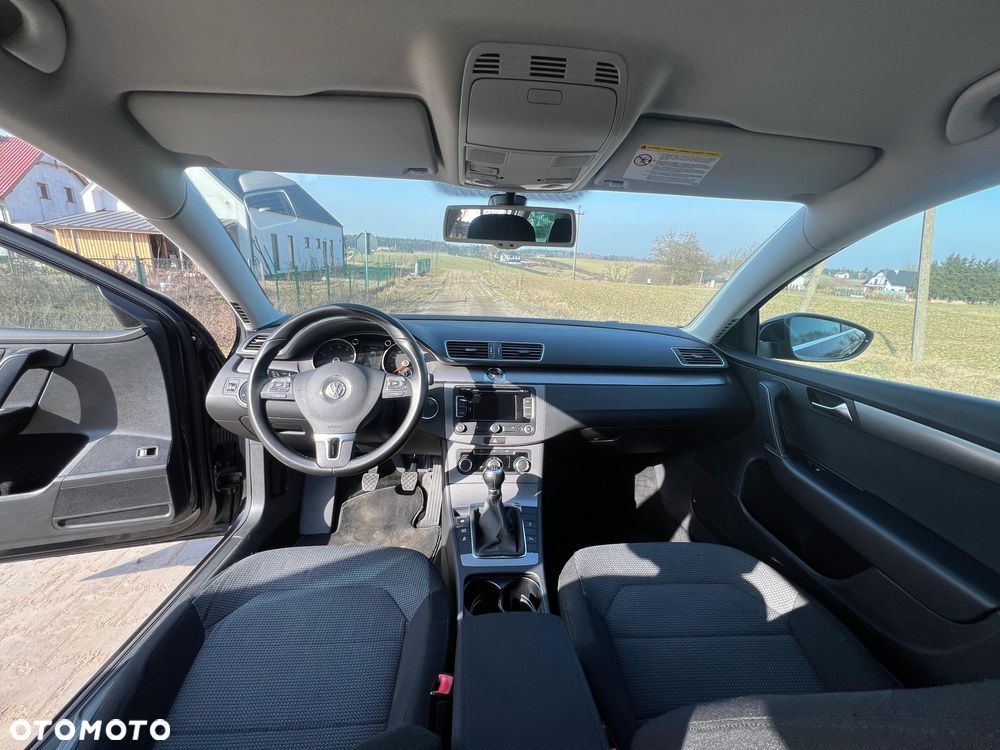 Volkswagen Passat - 10