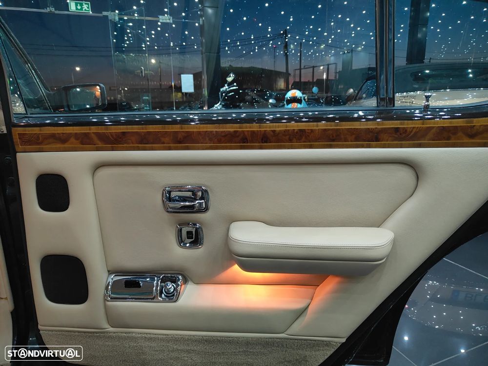 Rolls Royce Silver Spur - 18