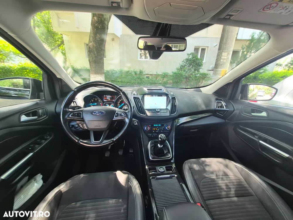 Ford Kuga 1.5 TDCi 2WD Titanium - 12