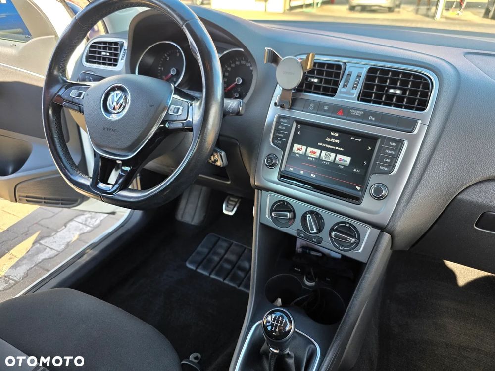 Volkswagen Polo 1.4 TDI Blue Motion Technology Allstar - 9