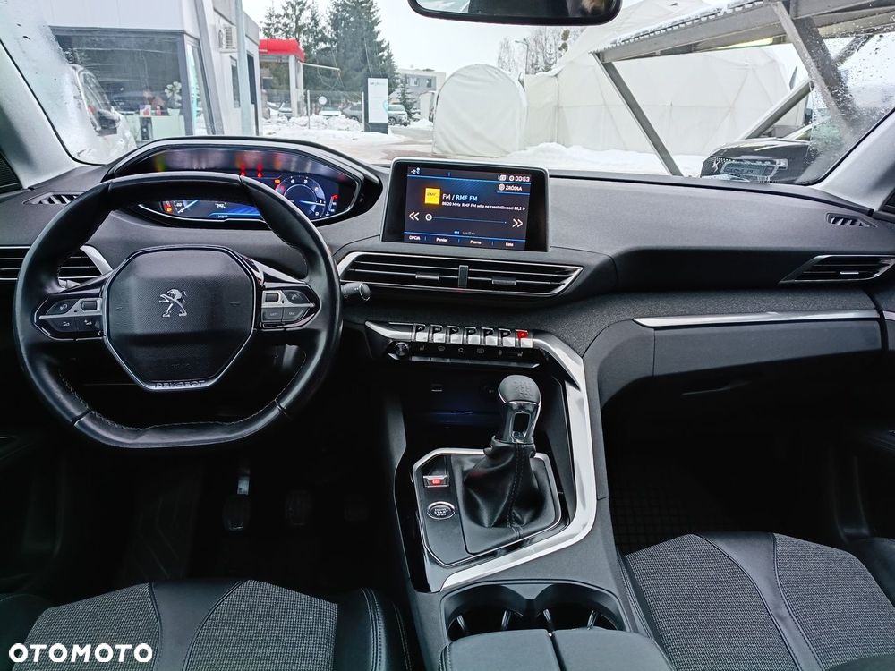 Peugeot 5008 - 12
