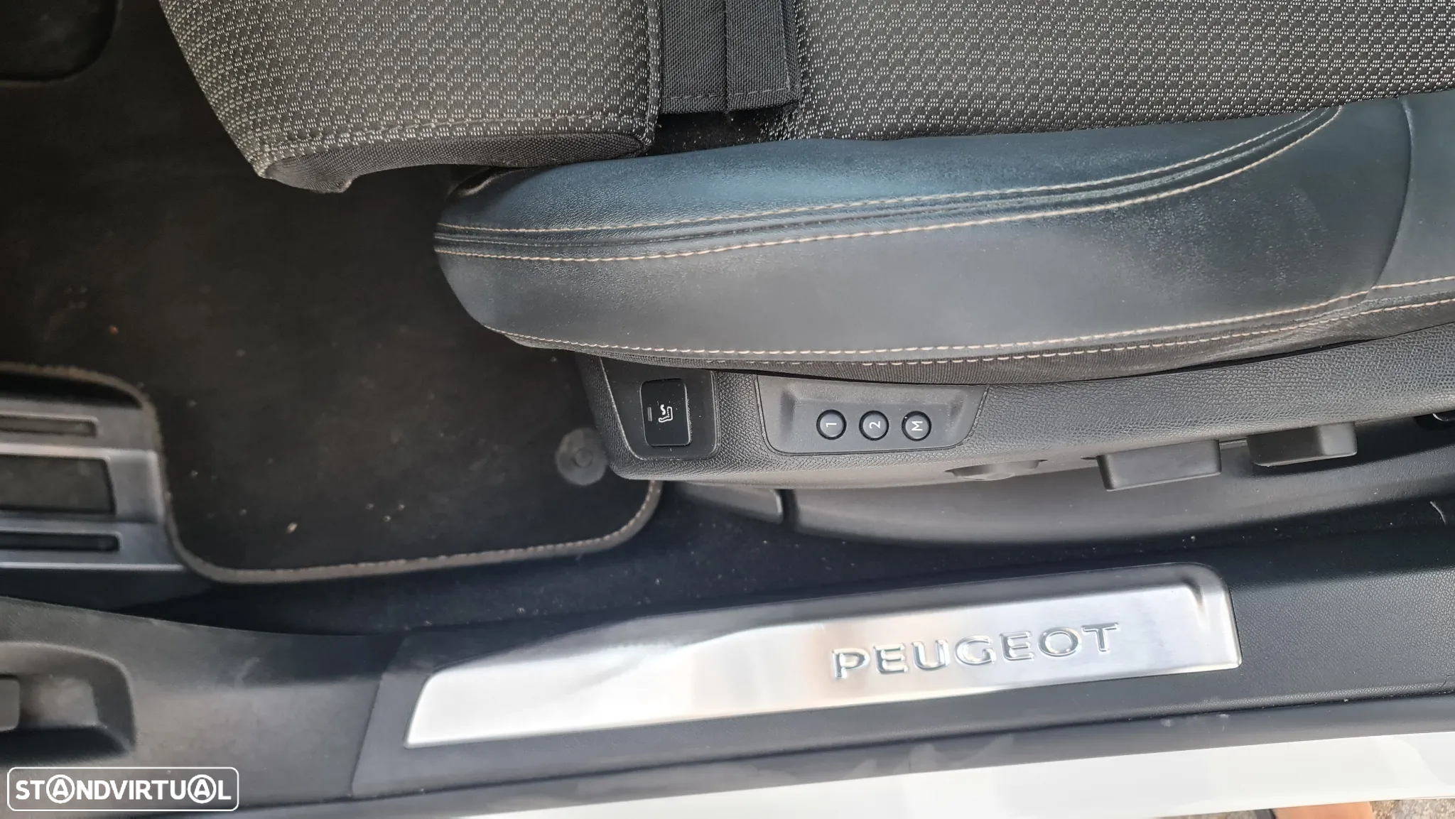 Peugeot 3008 1.6 Hybrid GT Line e-EAT8 - 19