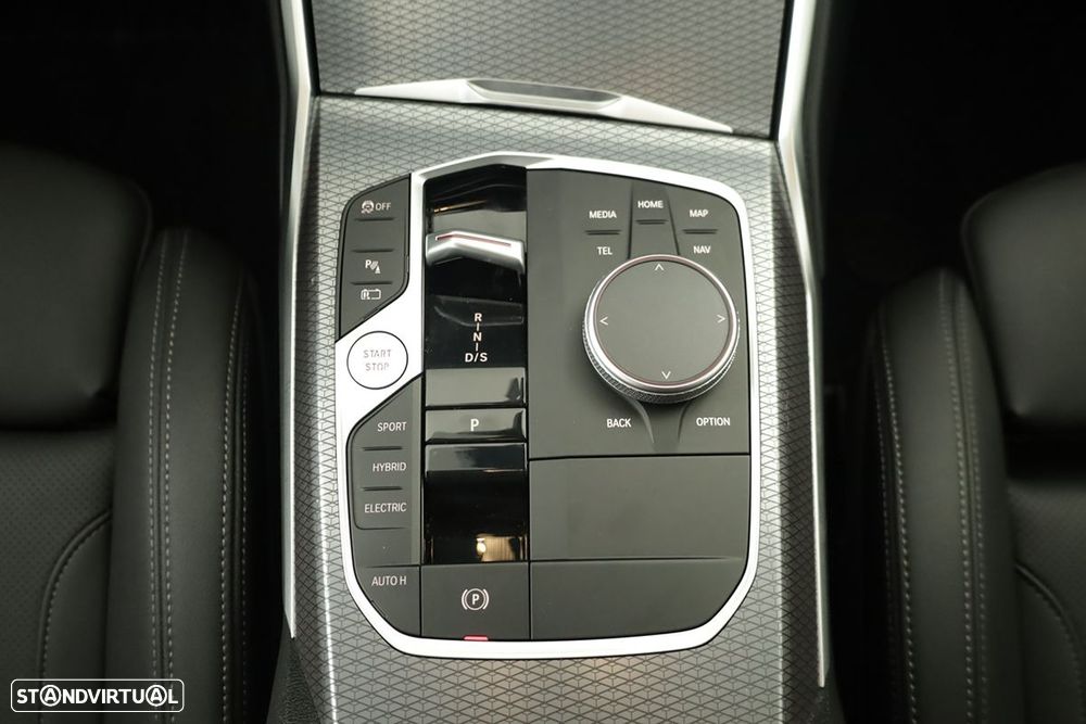 BMW 330 e Edição Desportiva M Auto - 14