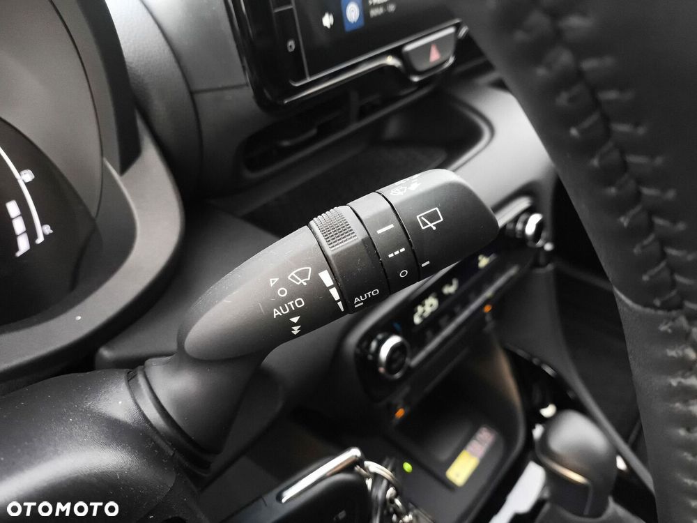 Toyota Yaris Hybrid 1.5 Style - 27