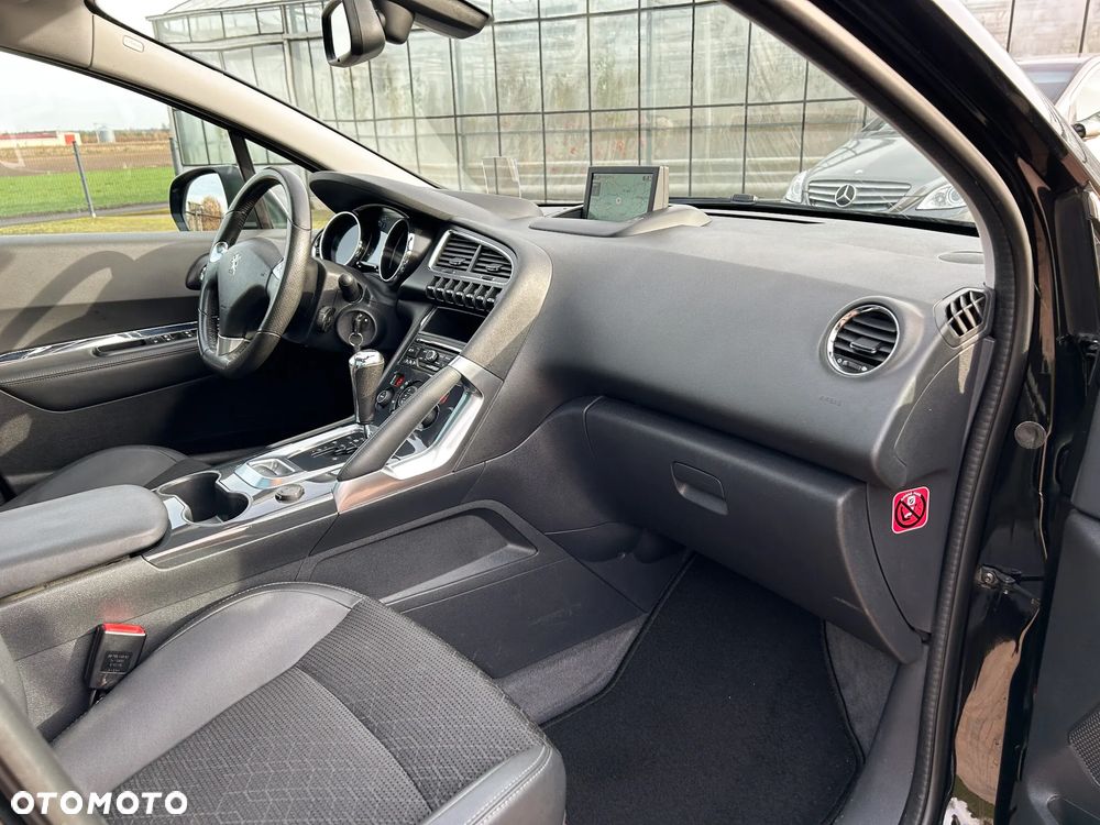 Peugeot 3008 1.6 BlueHDi Allure S&S EAT6 - 17