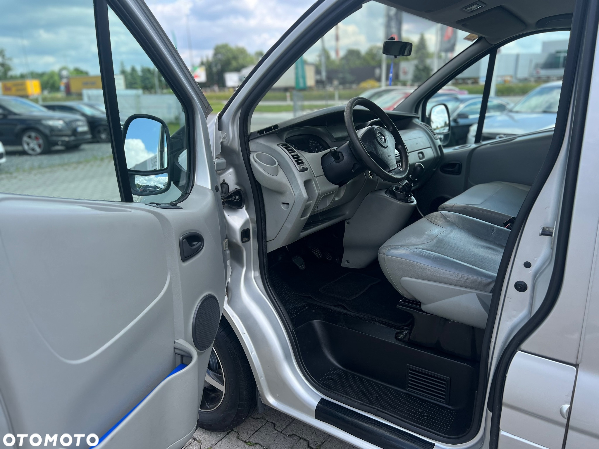 Opel Vivaro L2H1 2.9t - 9