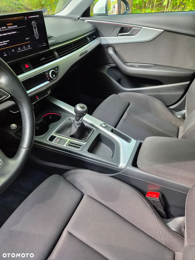 Audi A4 Avant 35 TFSI mHEV - 33