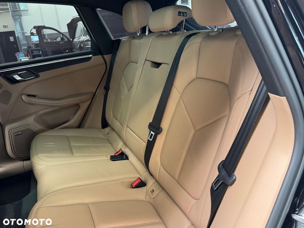 Porsche Macan Standard - 23