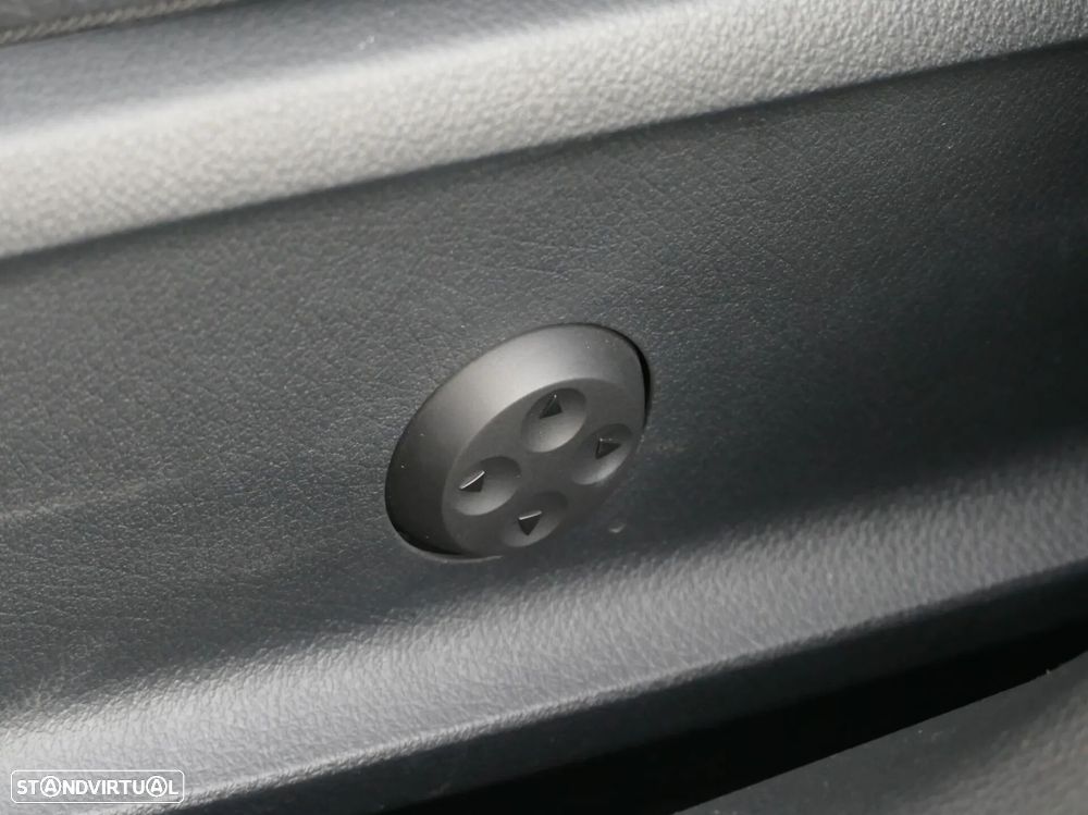 Mercedes-Benz A 250 e AMG Line - 27