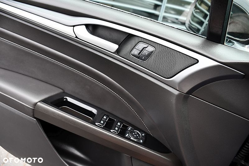 Ford Mondeo 2.0 Hybrid Titanium - 16