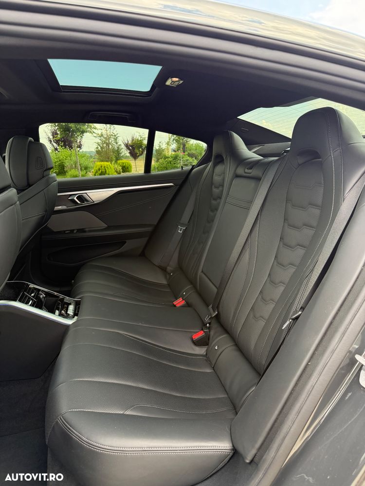 BMW M8 M850i xDrive AT - 11
