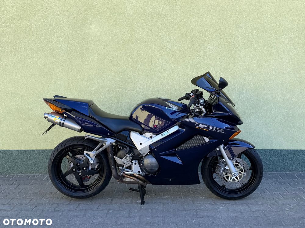 Honda VFR - 8