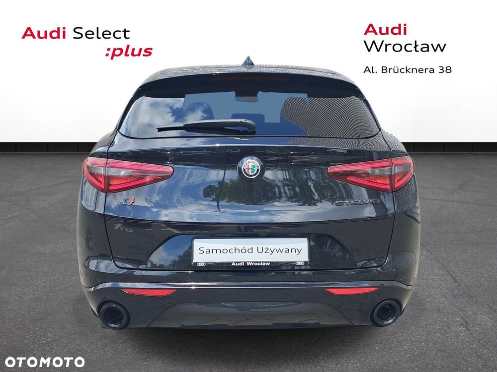 Alfa Romeo Stelvio - 9