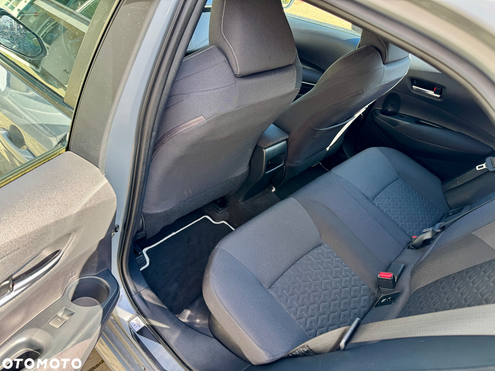 Toyota Corolla 1.8 Hybrid Executive - 19