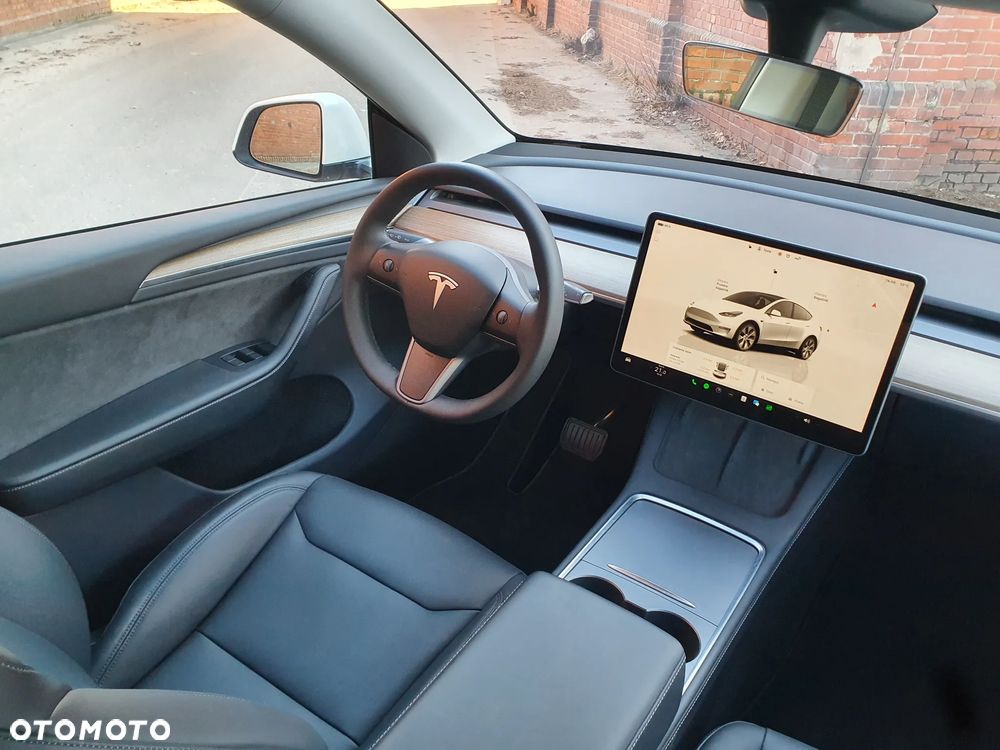 Tesla Y Long Range RWD - 9