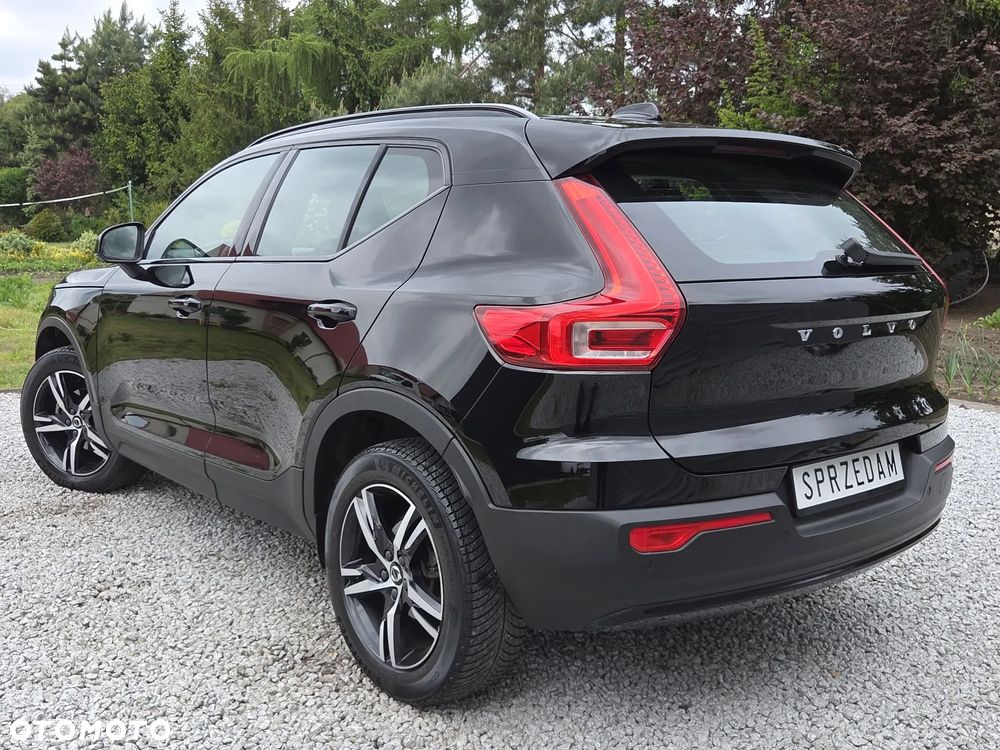 Volvo XC 40 T2 Plus Dark - 28