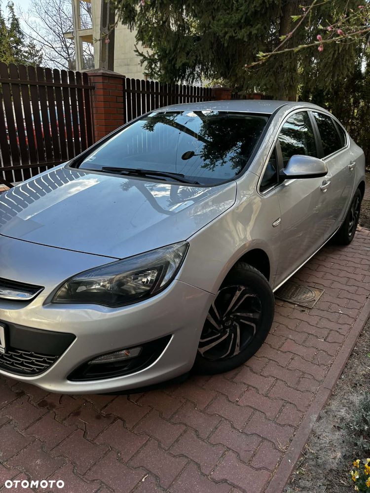 Opel Astra 1.4 T Enjoy EU6 - 9