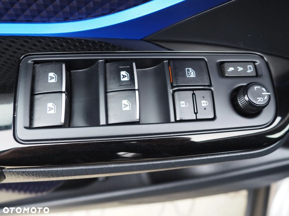 Toyota C-HR 1.2 T Premium CVT 4x4 - 30