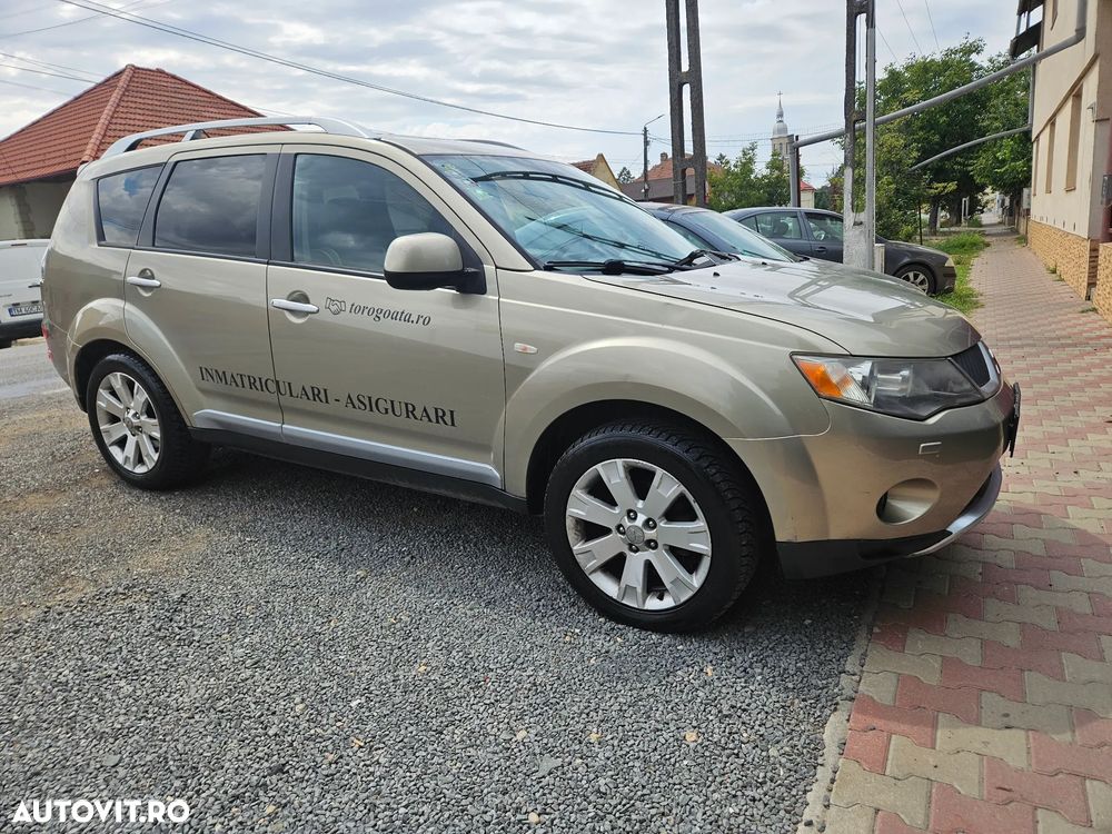 Mitsubishi Outlander 2.2 DI-D NAVI Instyle - 1