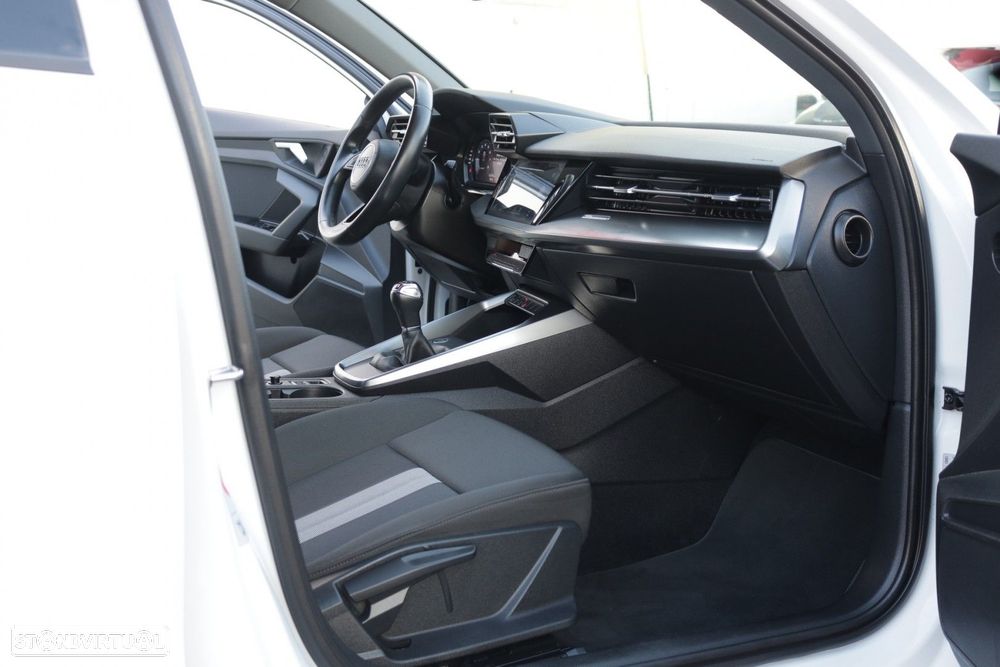Audi A3 Limousine 30 TFSI Advanced - 20