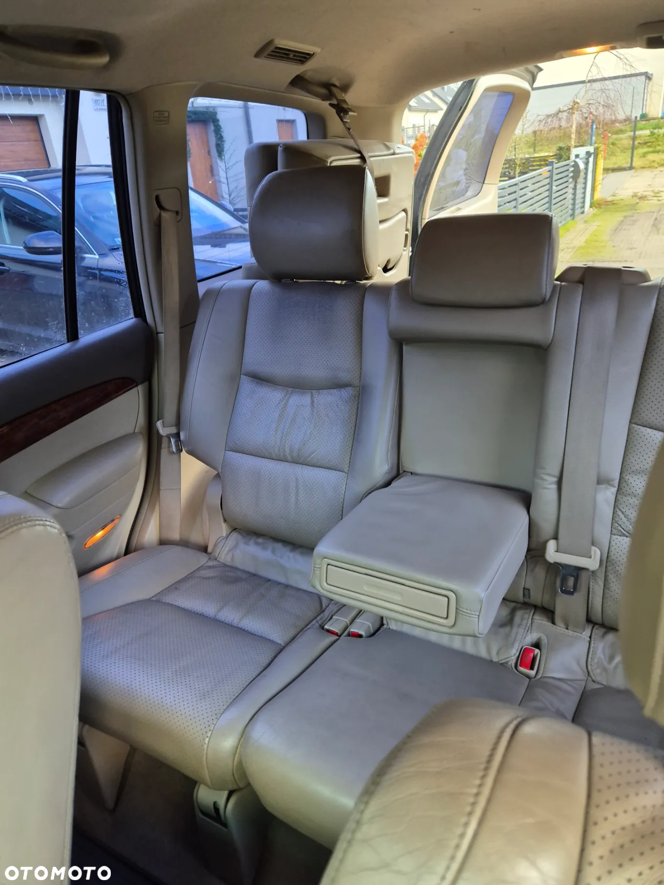 Toyota Land Cruiser - 5