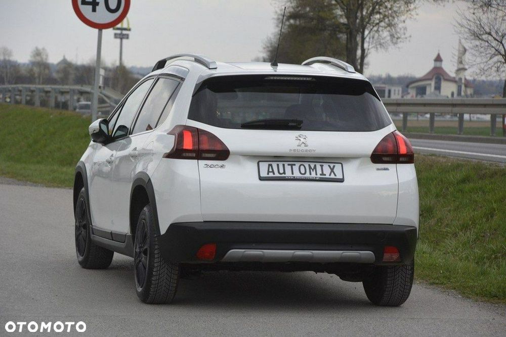 Peugeot 2008 1.6 BlueHDi Allure S&S - 7