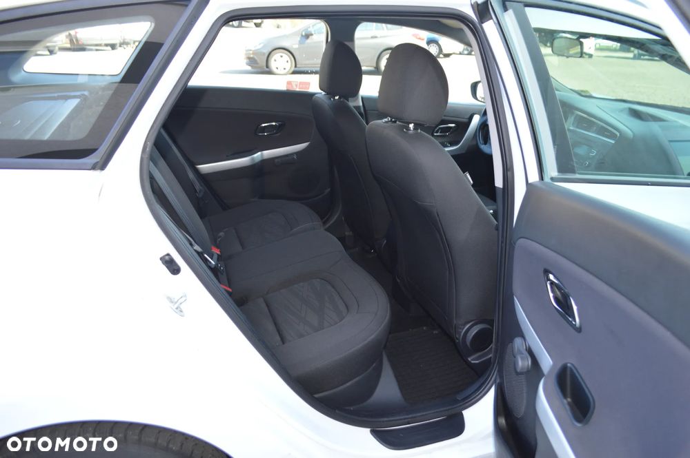 Kia Ceed - 14