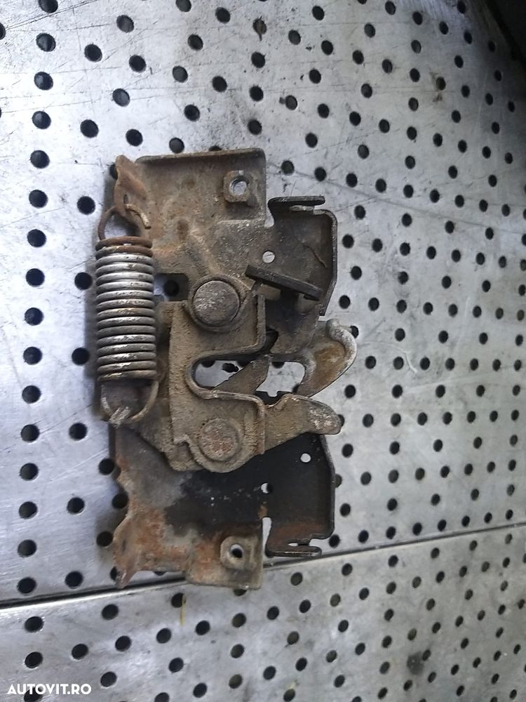 Broasca capota mazda 5 - 3