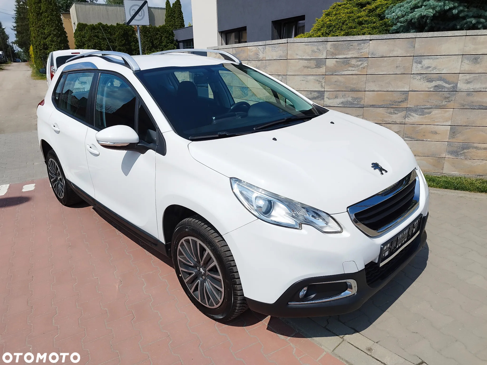 Peugeot 2008 1.2 Pure Tech Active - 10