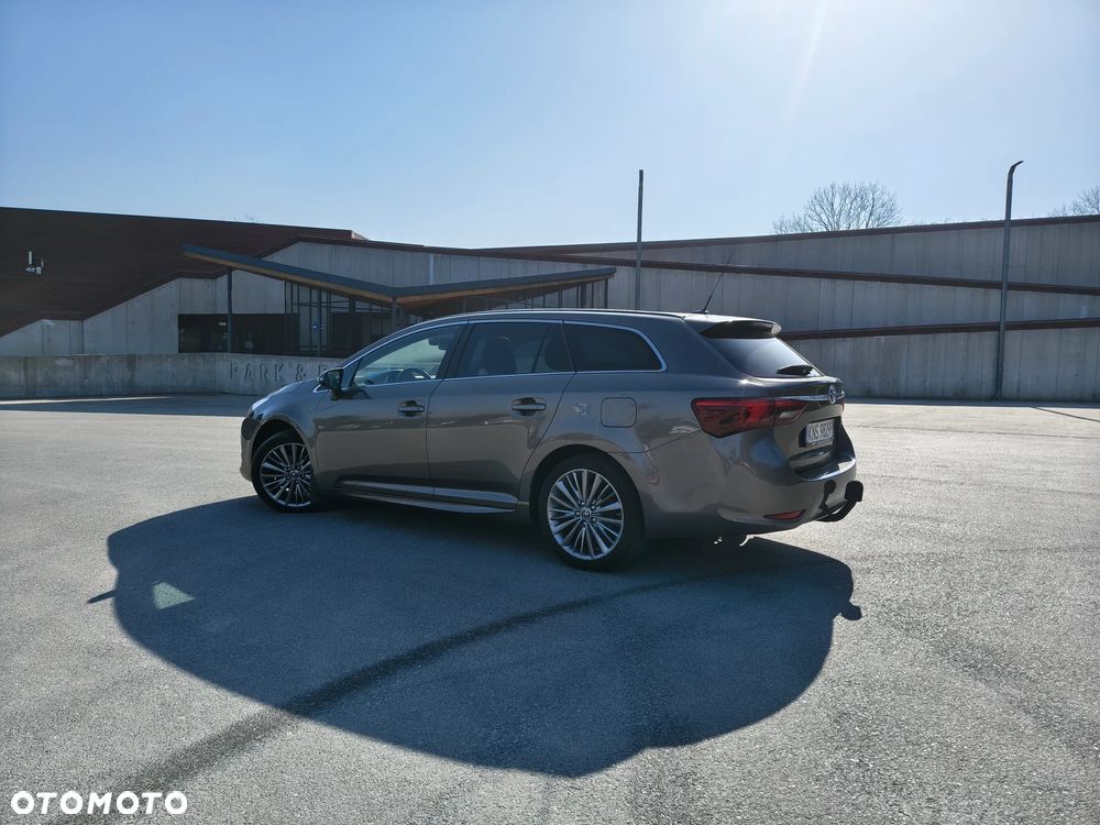 Toyota Avensis - 5