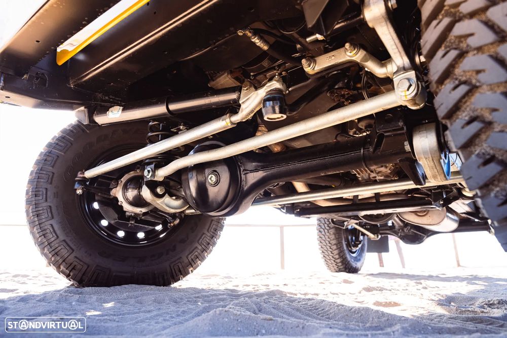 Land Rover Defender 90 SW 2.4 CRD S - 10