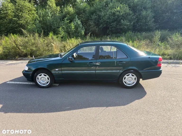 Mercedes-Benz Klasa C 180 Classic - 9