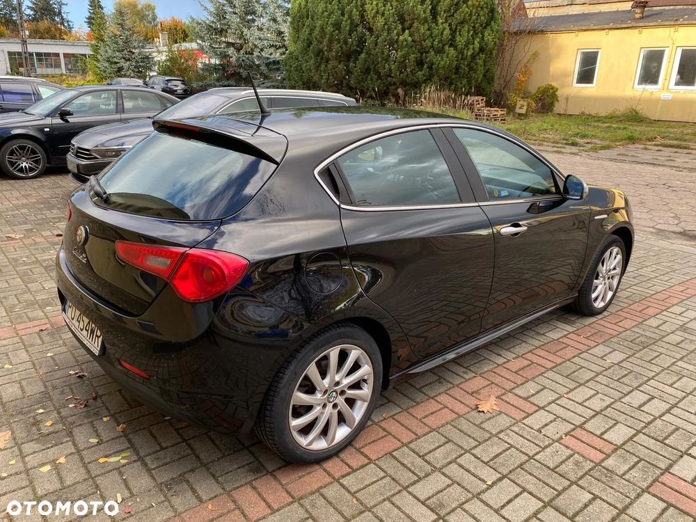 Alfa Romeo Giulietta 2013 photo 4