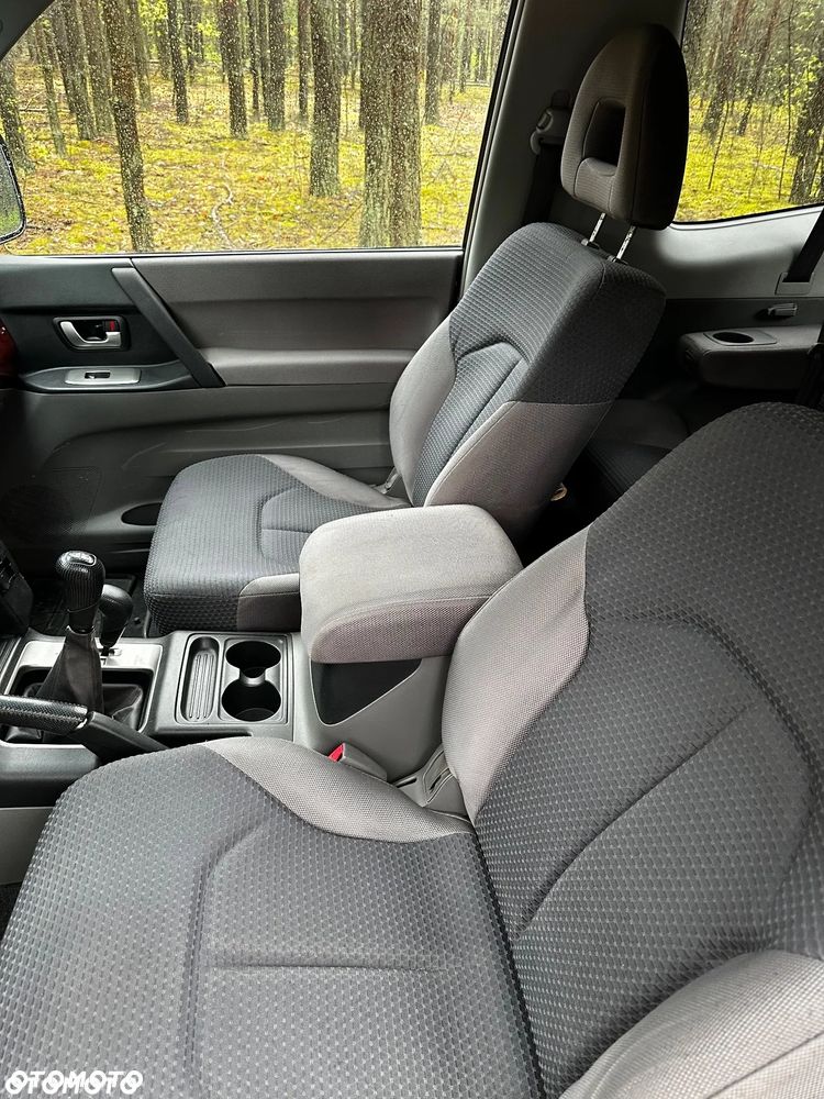 Mitsubishi Pajero 3.2 DI-D Elegance - 13