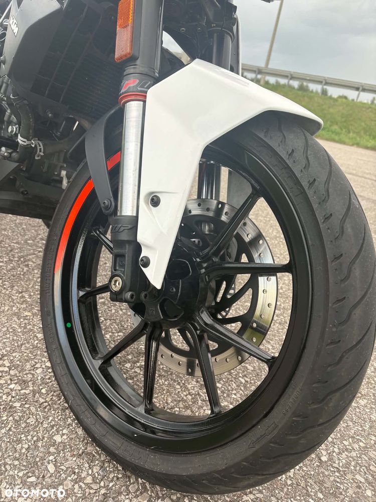 KTM Duke 125 - 8