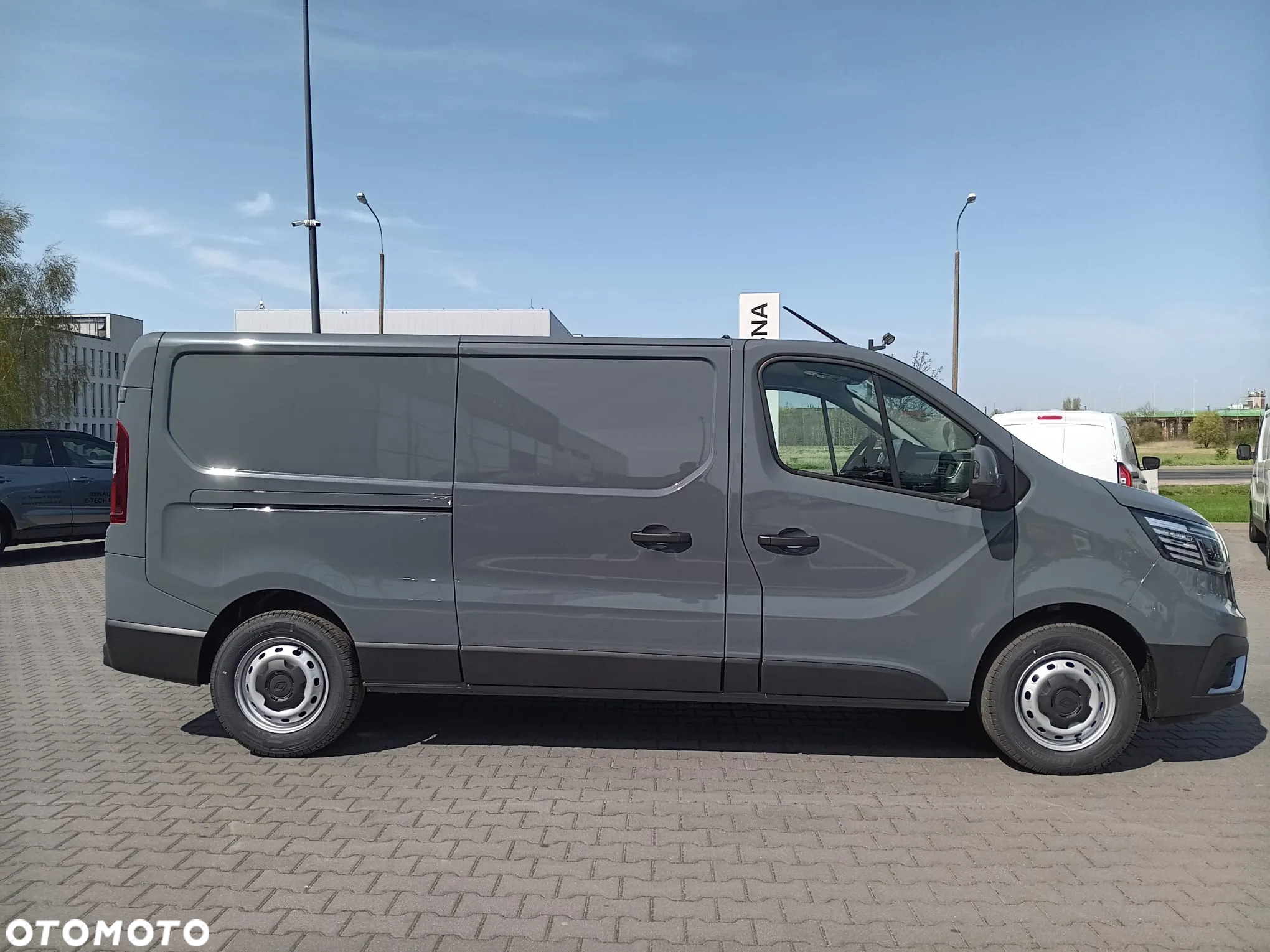 Renault Trafic Furgon L2H1 2.0dCi 130 KM - 3