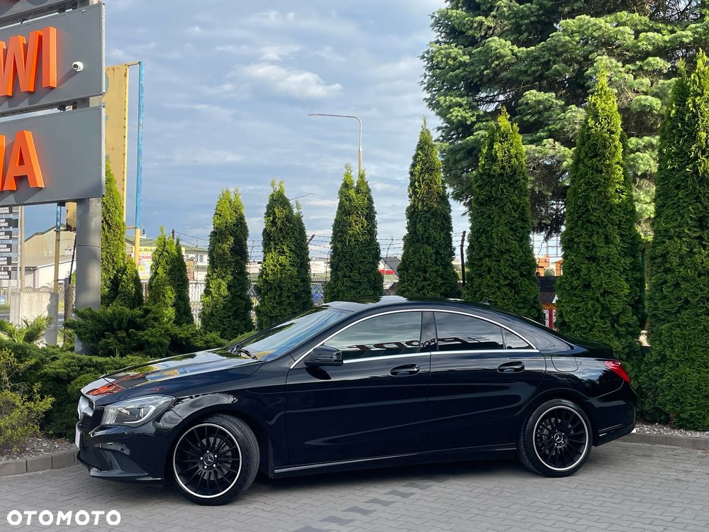 Mercedes-Benz CLA 180 AMG Line - 2