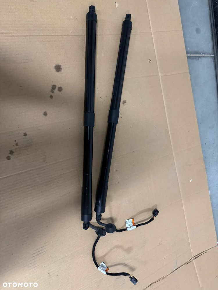 VOLVO XC60 II AMORTYZATOR SIŁOWNIK KLAPY