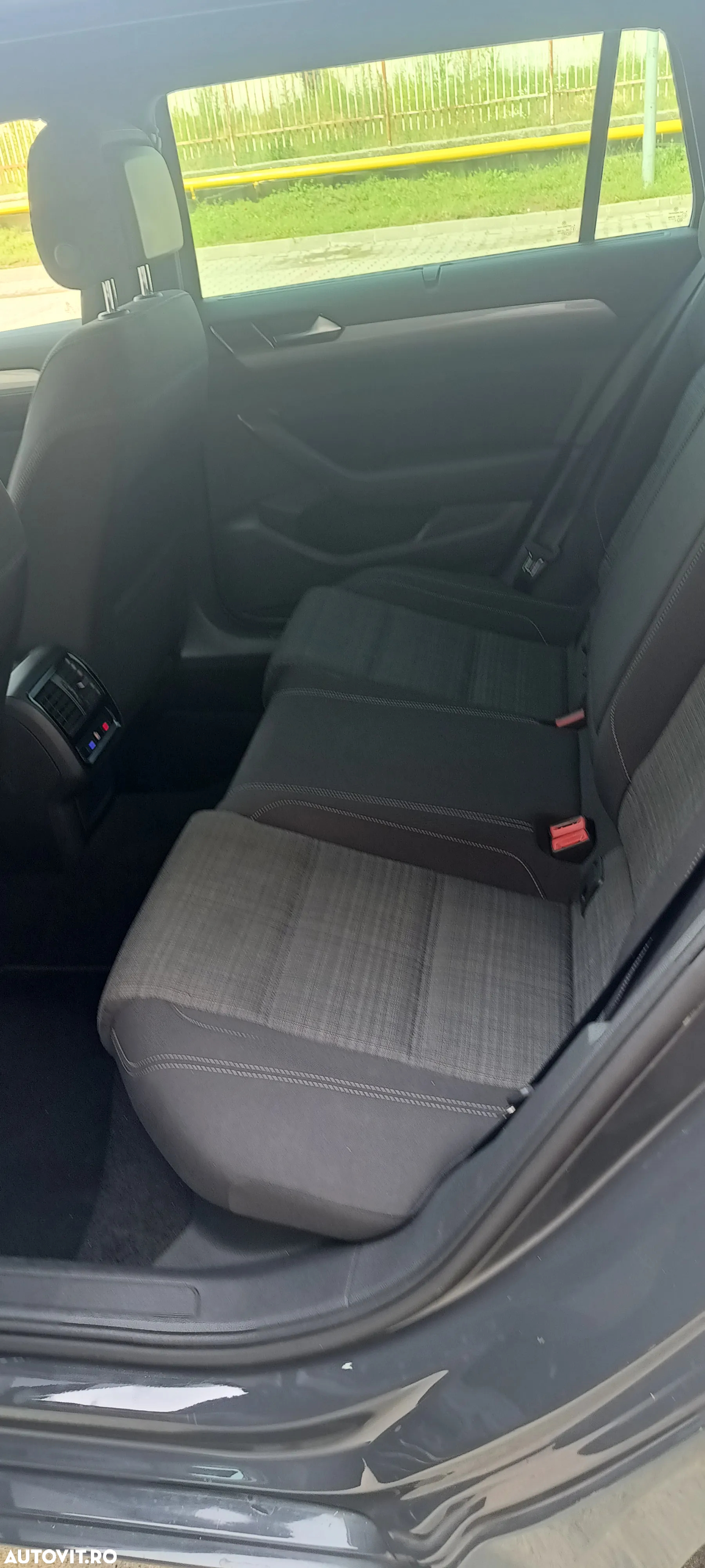 Volkswagen Passat Variant 2.0 TDI DSG Business - 19