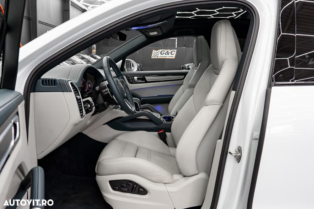 Porsche Cayenne Coupe Tiptronic S Platinum Edition - 14