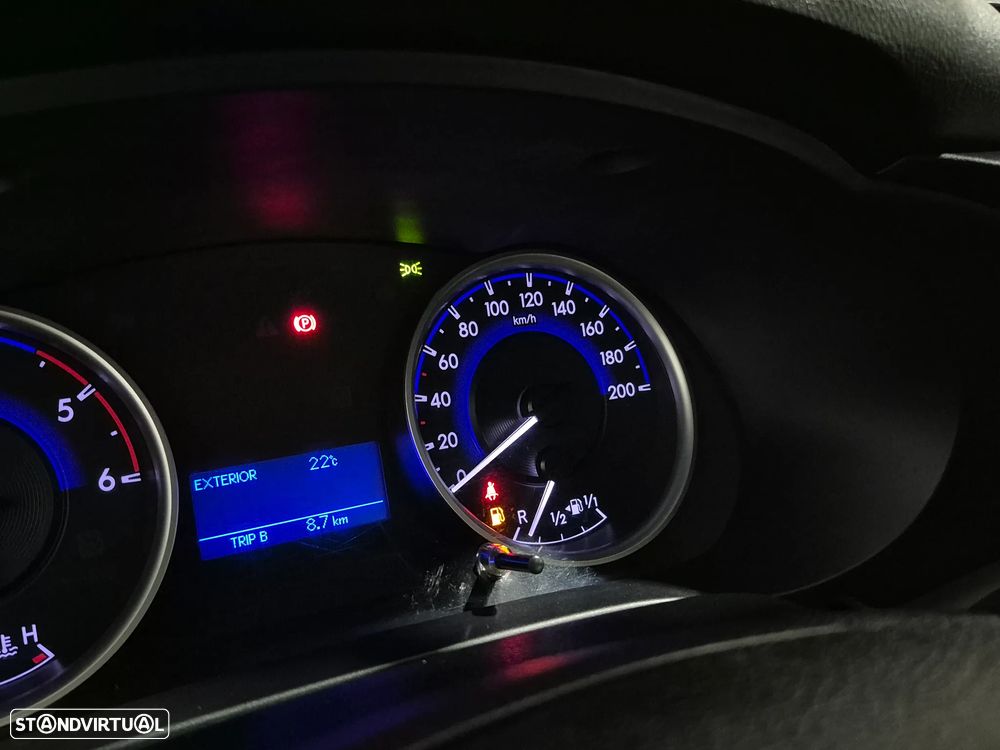 Toyota Hilux 2.4D-4D - 2018 - 137.000KM | GARANTIA | NACIONAL - 3 LUG - 26
