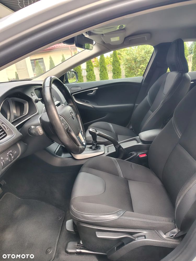 Volvo V40 D2 Momentum - 18
